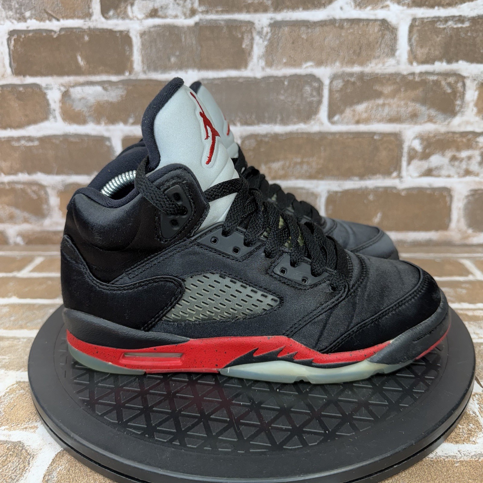Jordan 5 Retro Satin Bred 2018 Basketball Sneakers Black Red Boys Youth Size 4Y