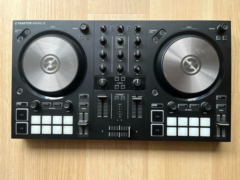 NATIVE INSTRUMENTS S2 MK3 2 Deck DJ Controller TRAKTOR KONTROL Music Audio Pro