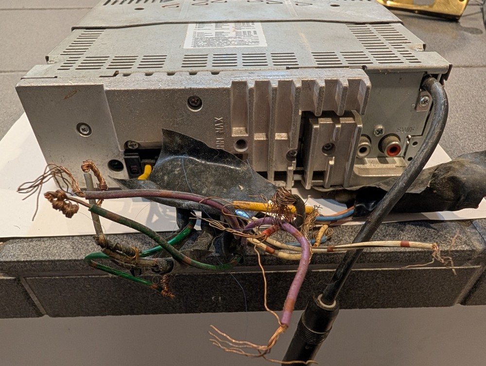 ALPINE CDE-9843 CAR STEREO