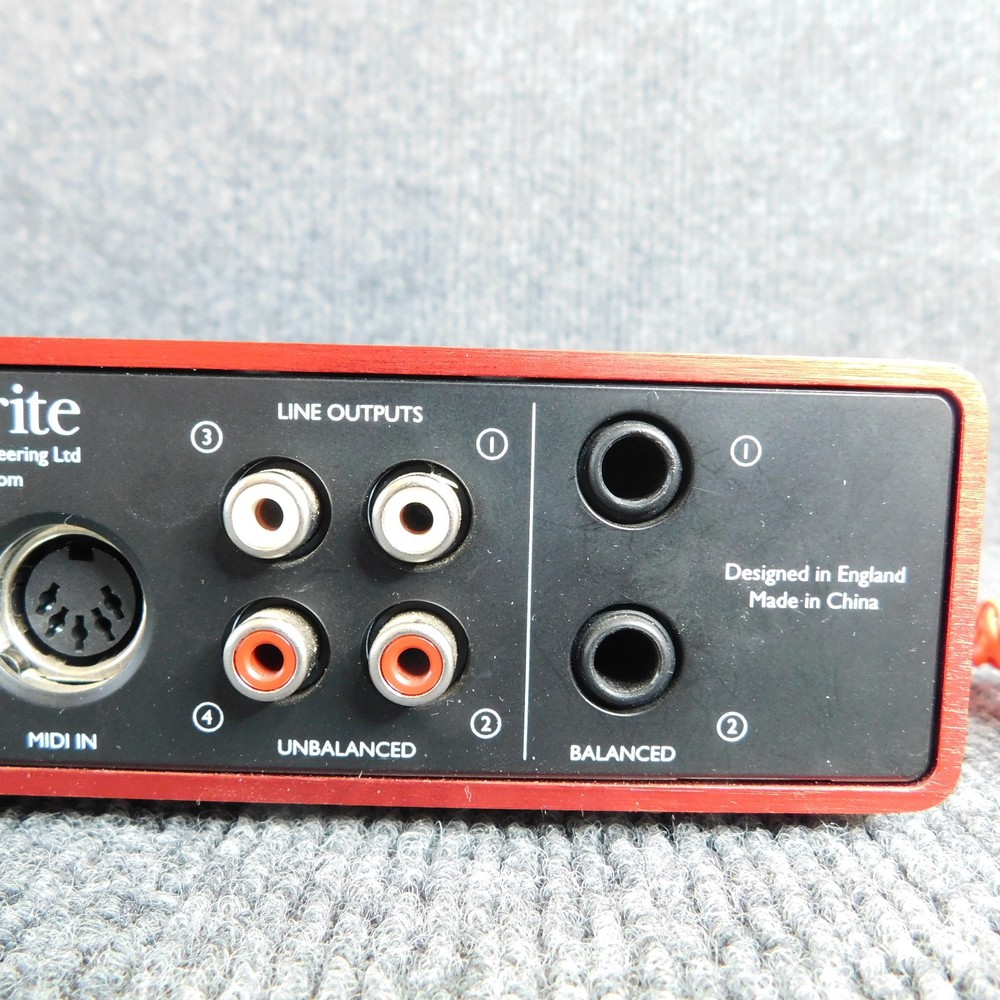 Focusrite Scarlett 2i4 Digital Recording Interface USB Audio Musicians DJs Box