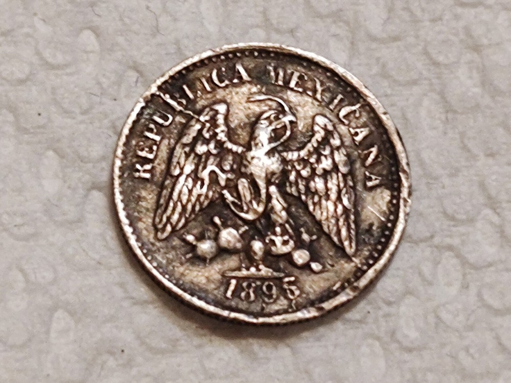 1895 Mexico 5 Centavos..ZsZ Mint..Silver