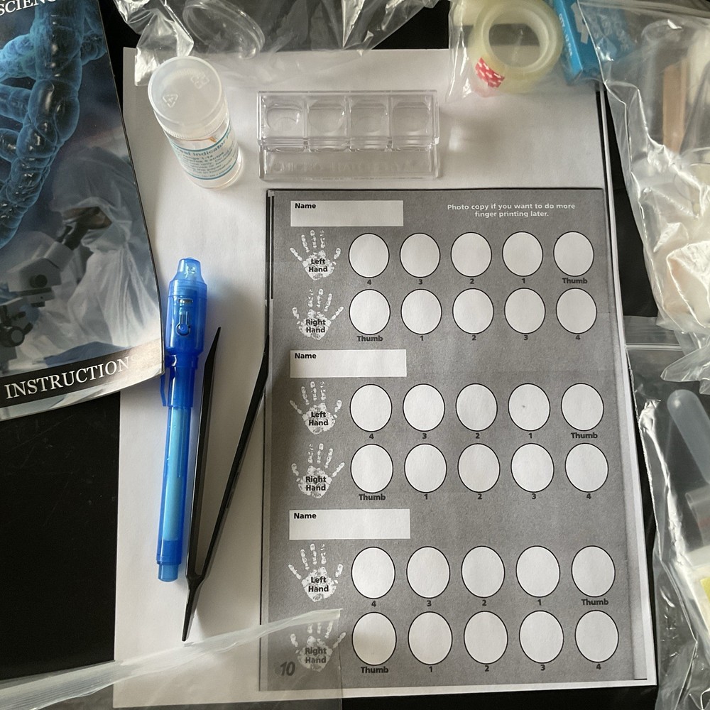 WILD ENVIRONMENTAL SCIENCE Forensic Science Lab - Crime Scene Science Kit STEM