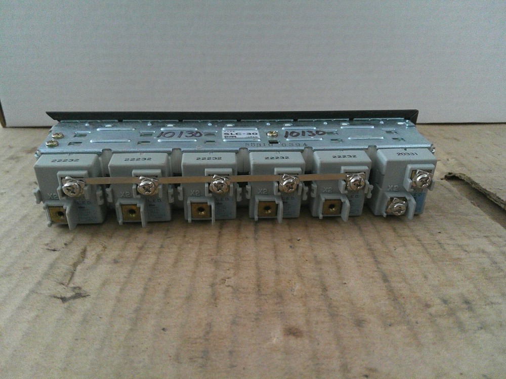 IDEC SLC-30 LIGHT PANEL 24VDC 6 SPACES