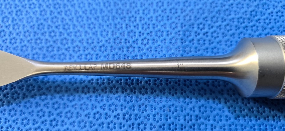 Aesculap Surgical Orthopedic Cobb Elevator 11" x 28mm Tip Ref: MD 648