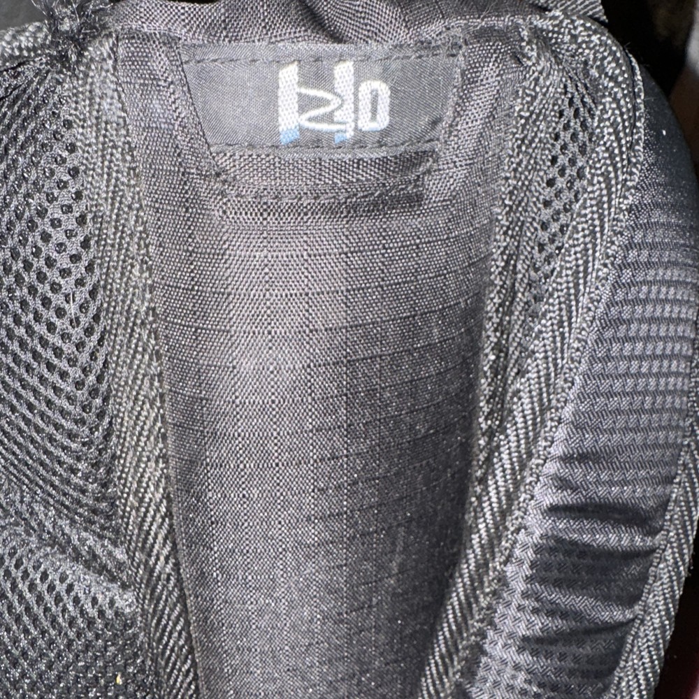 Quest Hydration 2L Daypack Backpack Hiking No Bladder Black Multiple Pockets