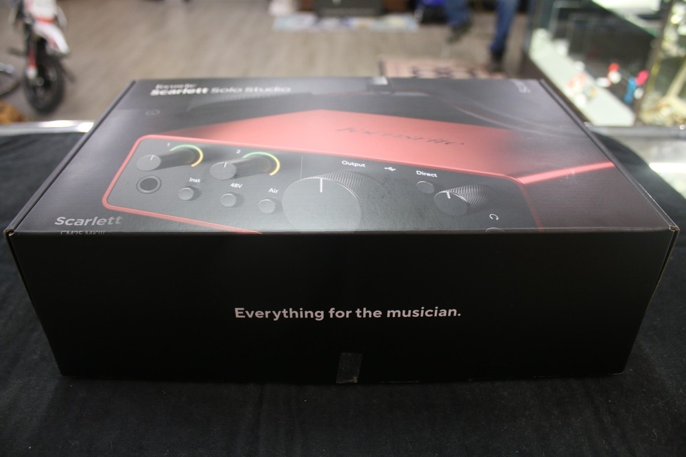 Focusrite Scarlett Solo Studio Pack 4th Gen