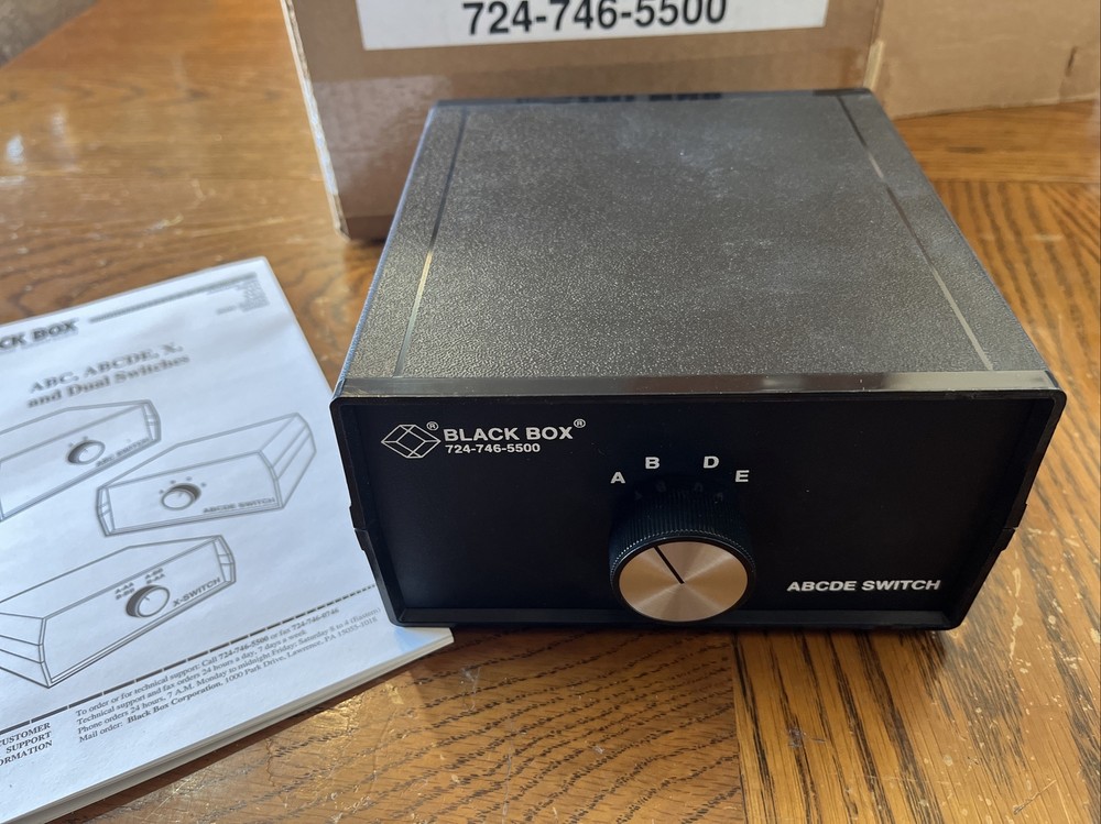 Black Box ABCDE Switch Audio Video Switchbox Desktop SW058A-FFFFF (NEW)