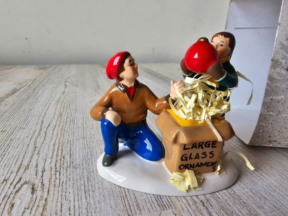 Dept 56 holiday helper 4036572