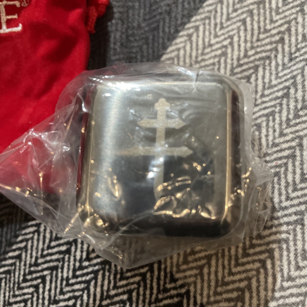 NEW D’usse metal ice cube With Pouch