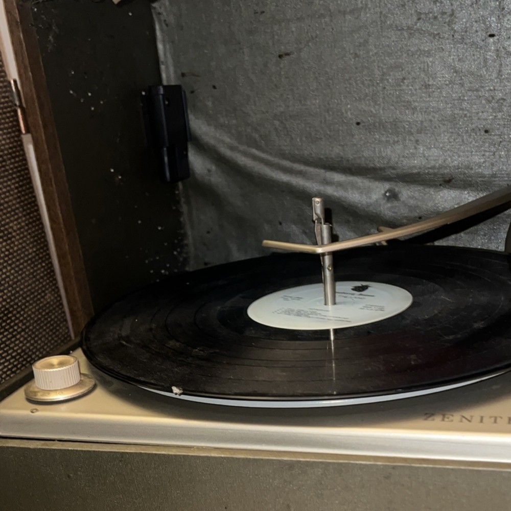 Zenith Stereophonic Solid State Vintage Record Player with Integrated Speakers