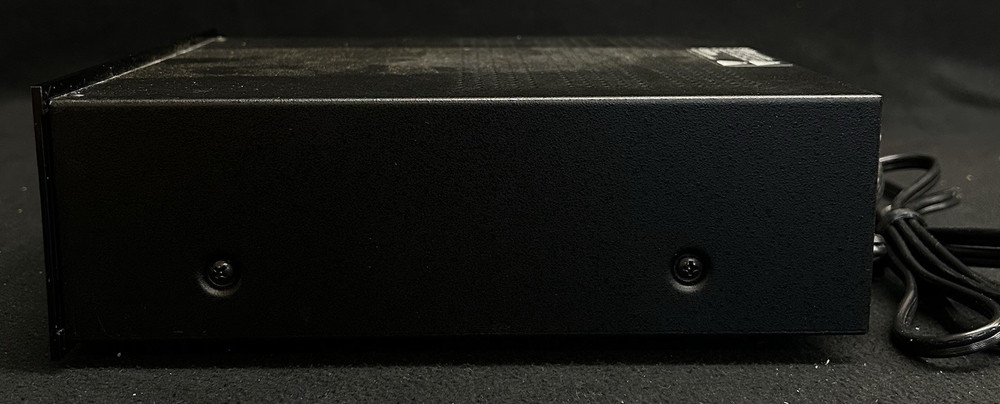 McIntosh CR8 Remote Area Controller with Remote in Original Box