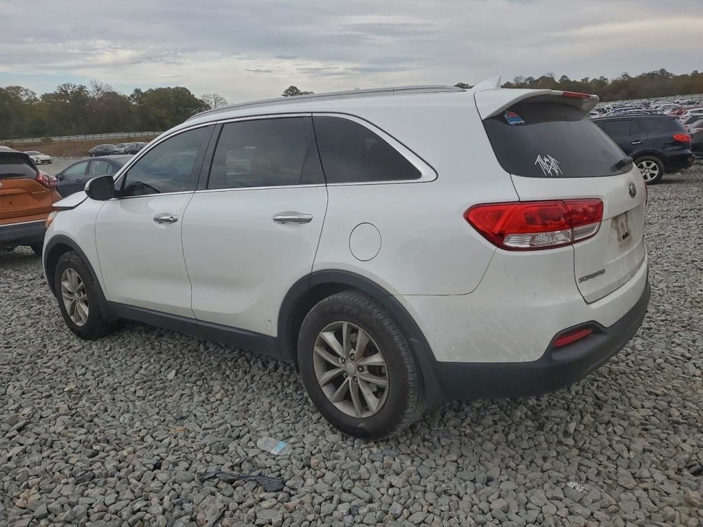 SORENTO 2016 Glove Box 5007179