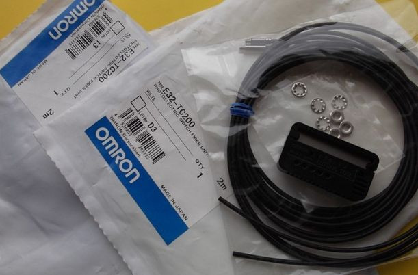 1PC New Photoelectric Fiber Optic Unit Switch Sensor E32TC200 E32-TC200