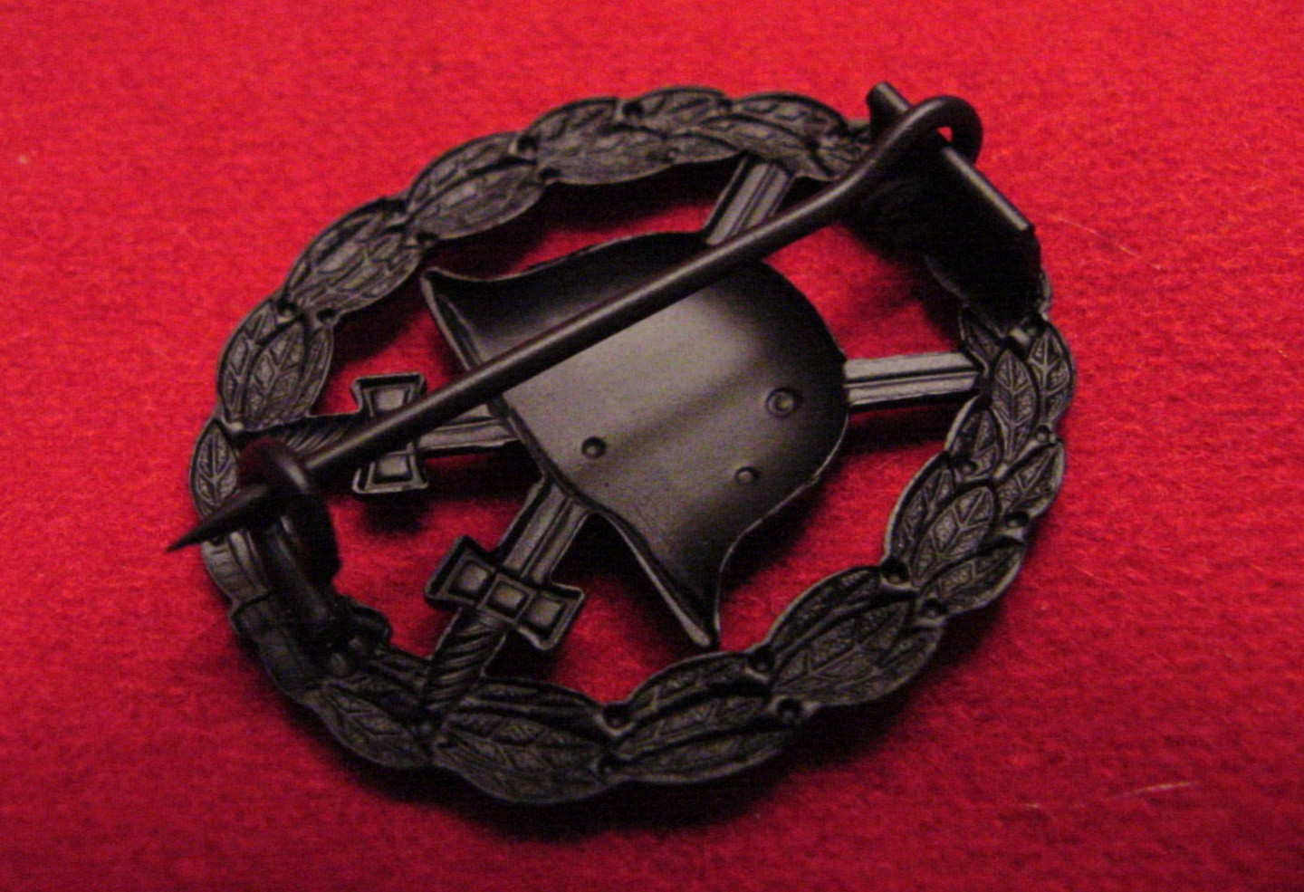 GERMAN IMPERIAL WOUND BADGE - WWI - THIRD CLASS - BLACK - HOLLOW - REPRODUCTION