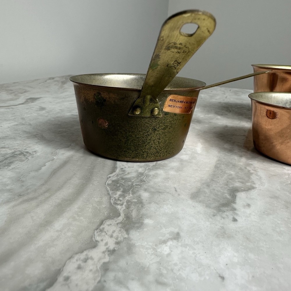 VINTAGE BENJAMIN & MEDWIN DOURO MEASURING CUPS KOREA