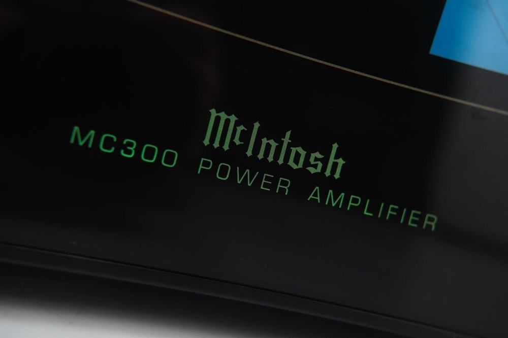 McIntosh MC300 Solid State 300W Power Amplifier Serviced #48192