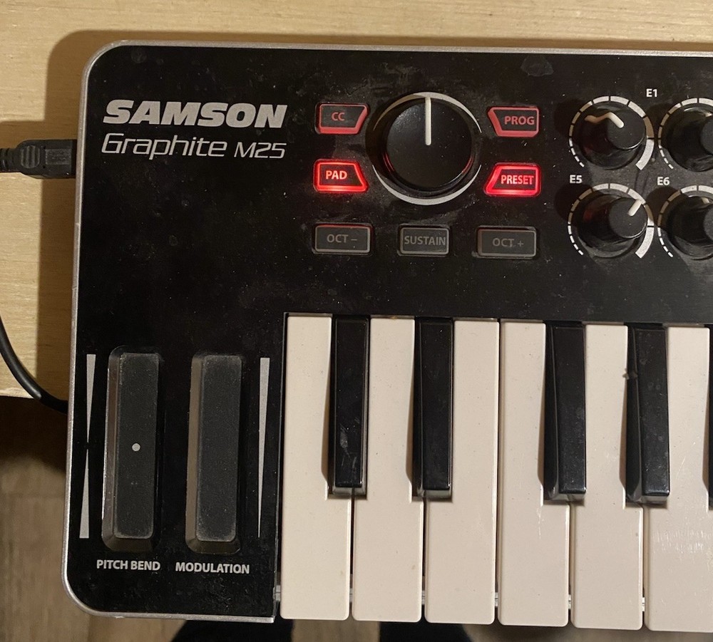 Samson Graphite M25 USB MIDI Controller 25-Key Keyboard Tested