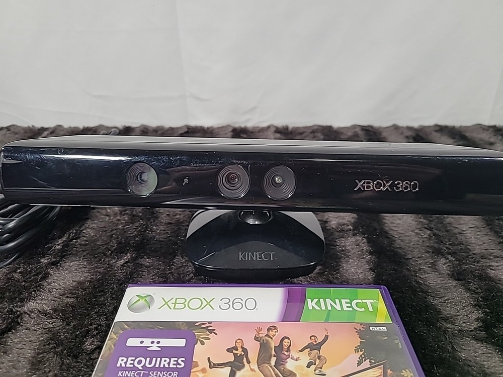 Xbox 360 Kinect Sensor 1414 With Kinect Adventures Game CIB