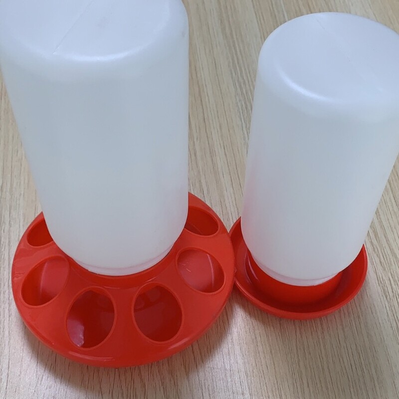 Chick Feeder Waterer Combo for Poultry Plastic 1 Quart Feeder 0.9 Quart Waterer