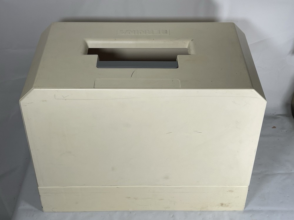 Bernina 1260 Sewing Machine READ