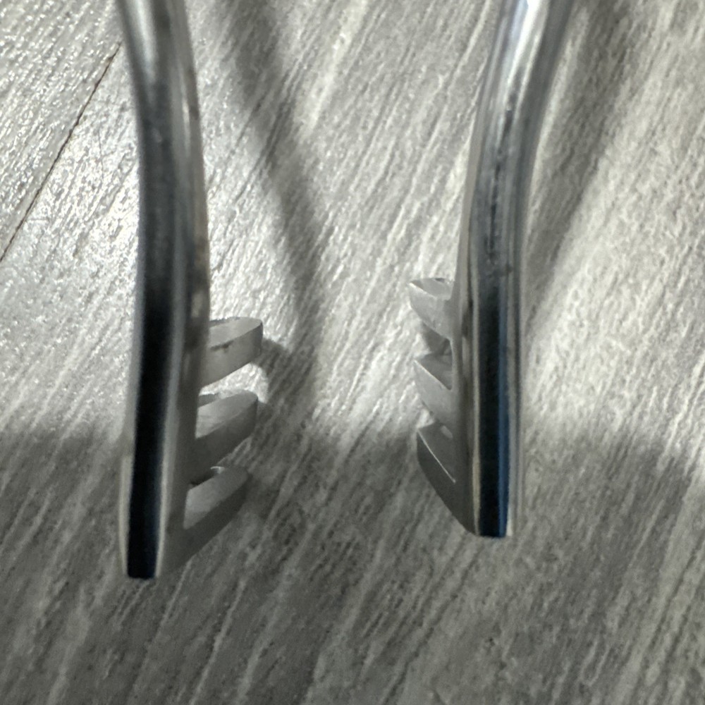 V Mueller AU14190 Wullstein Retractor, Sharp Prongs