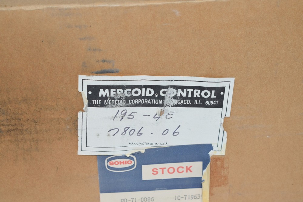 NEW DWYER 195-4E-7806-06 LEVEL SWITCH 440VAC