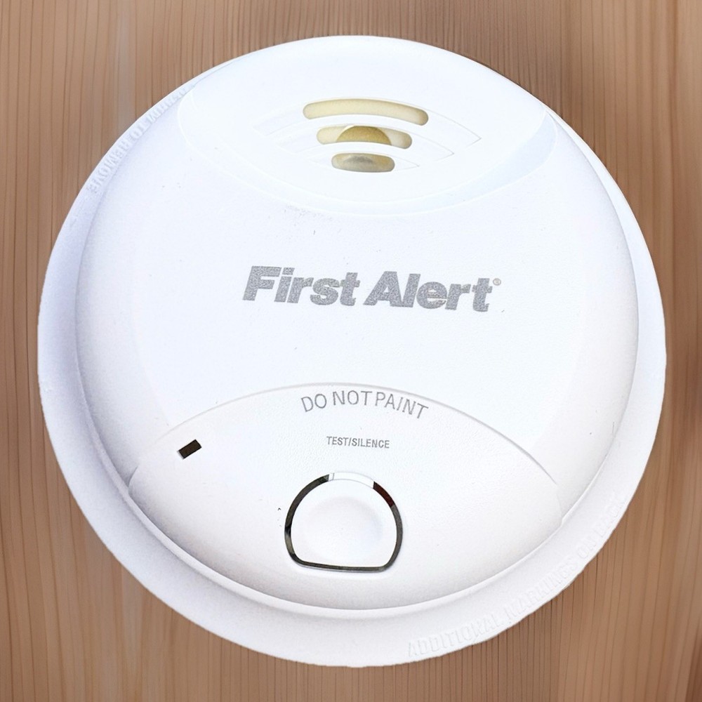 Smoke Alarm 10 Year Ionization Sensor, New/Open Box