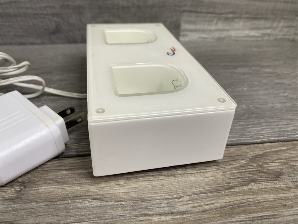 Rocketfish Gaming Wii Remote Charging Dock