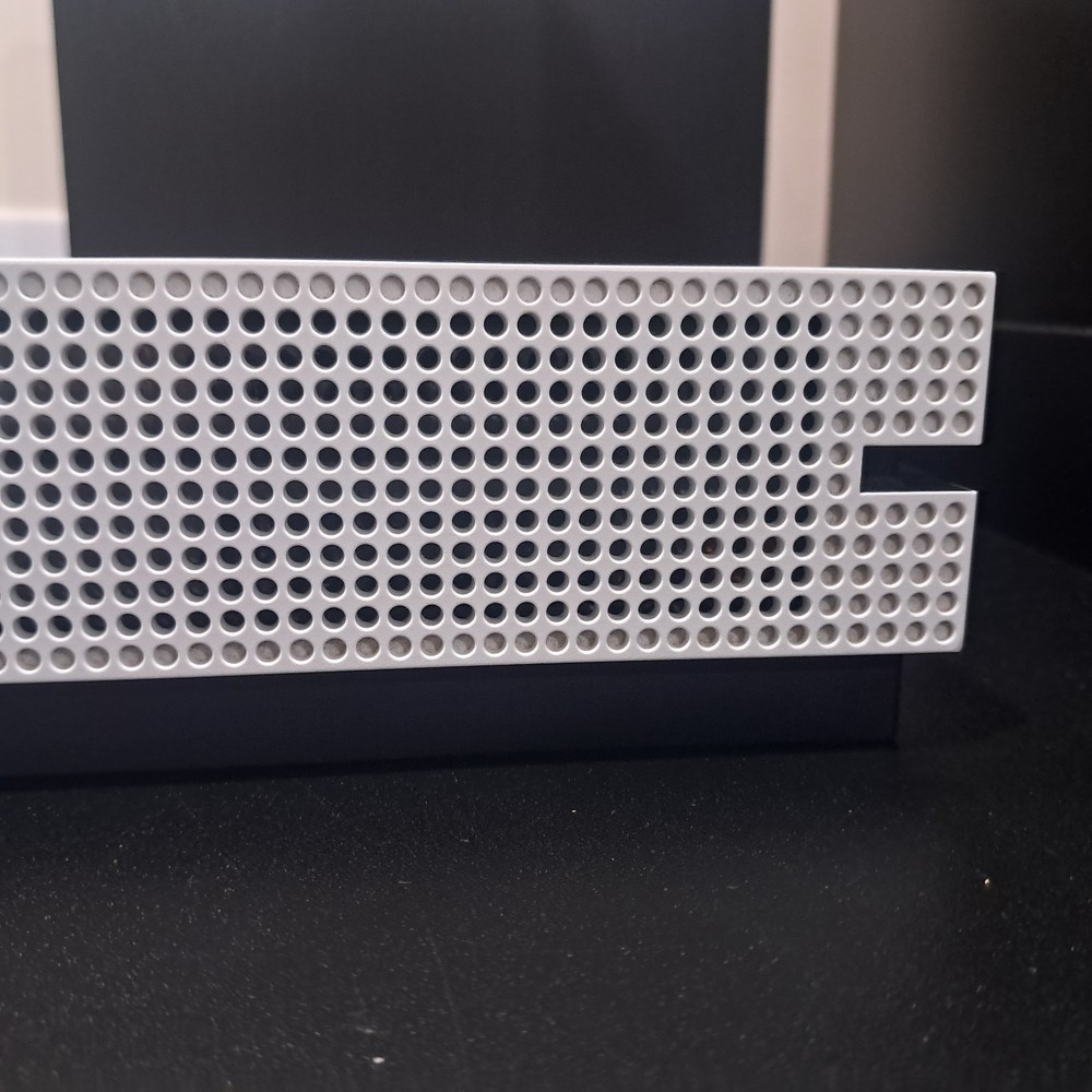 Xbox One S White 1 Console Disc Version & Controller HDR 4K Enhanced Microsoft