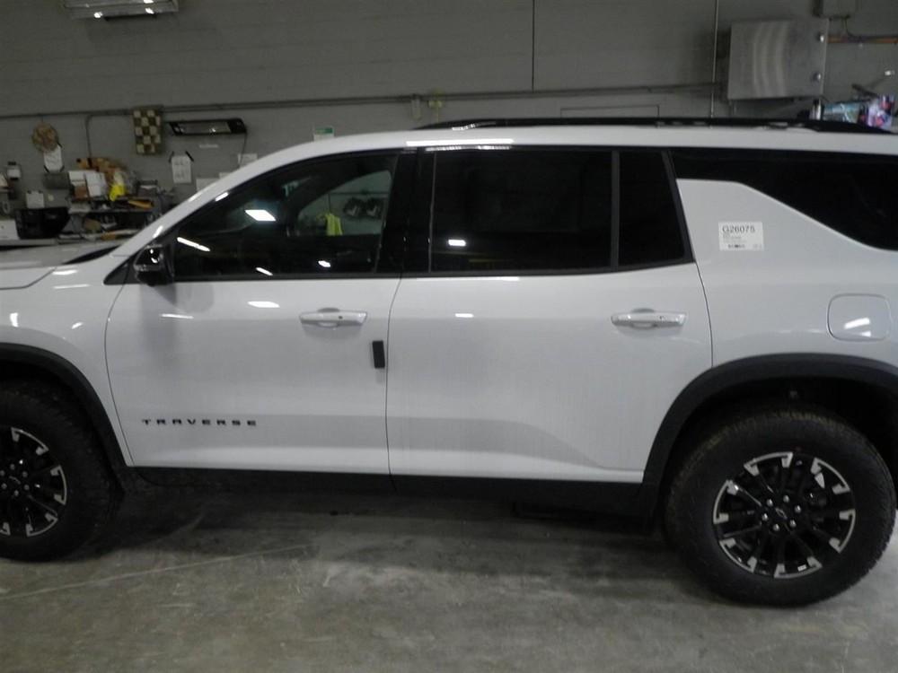 2026 Traverse Z71 Upper Air Shutter