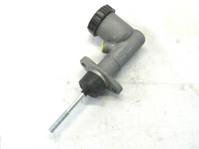 7/8" Hydraulic Clutch Master Cylinder Raw B10046