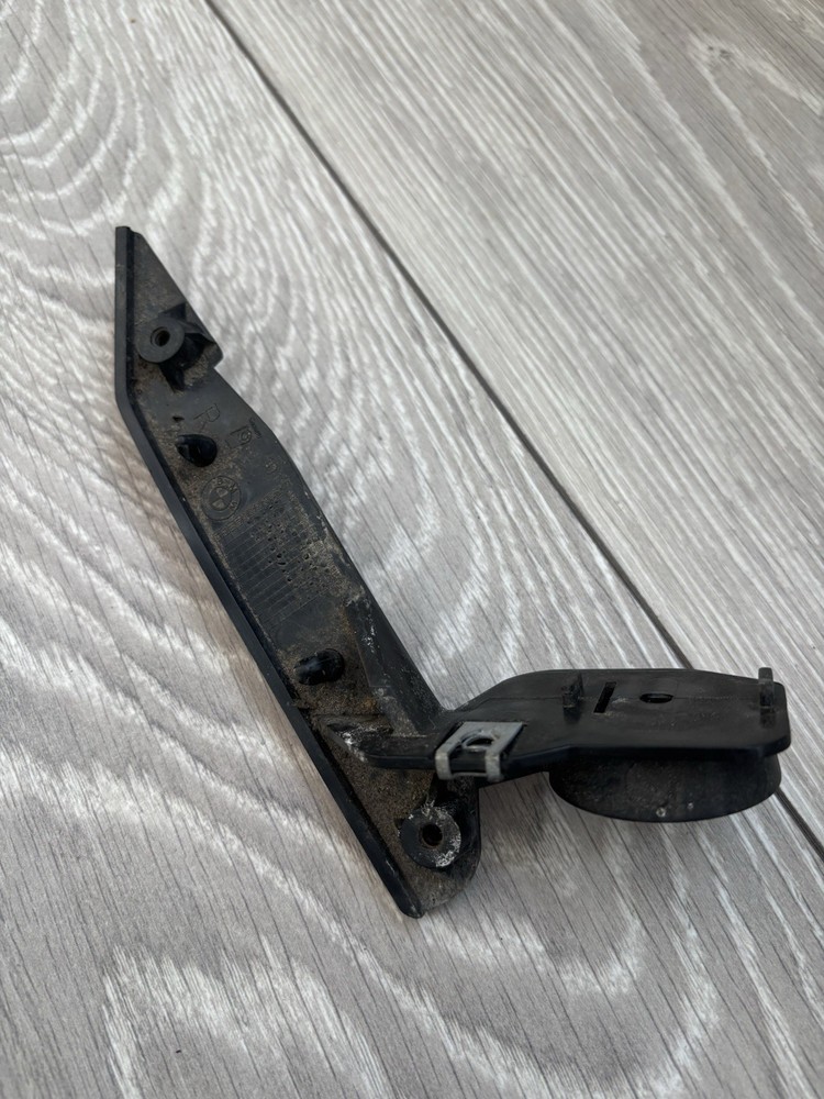 BMW e90 Right Hand Front Wing Bracket Fitting Mounting Support Fixing