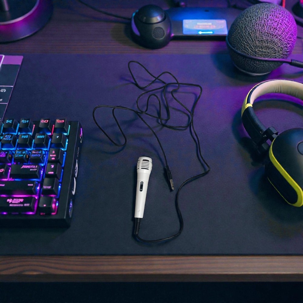 Wired Handheld Microphone 3.5mm Plug White – Karaoke Toy Basic Audio