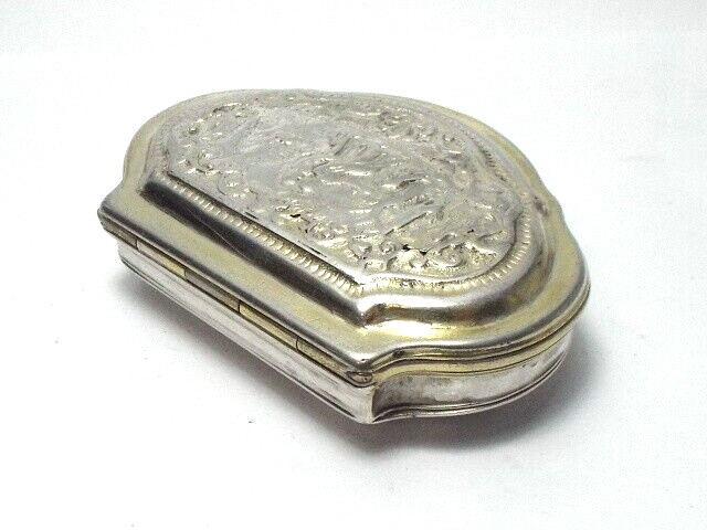 RARE CONTINENTAL MID 18th CENTURY SOLID SILVER SNUFF BOX, c1740