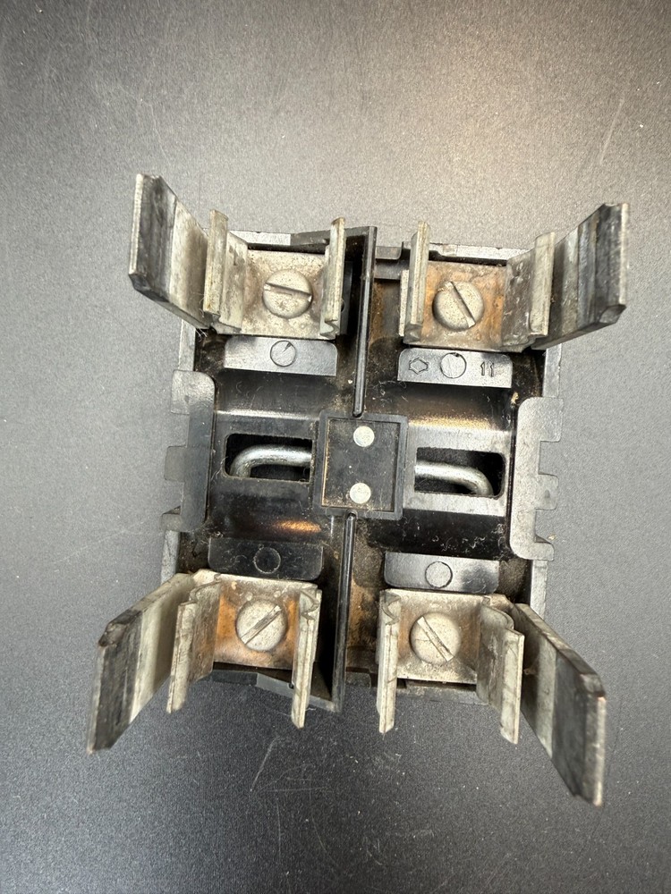 CUTLER HAMMER 60 AMP MAIN FUSE PANEL PULLOUT FUSE HOLDER