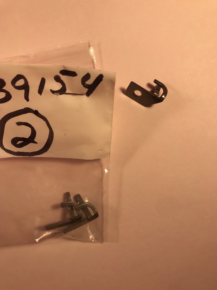 *NOS* 139154-GENUINE SINGER-THREAD GUIDE *FREE SHIPPING*
