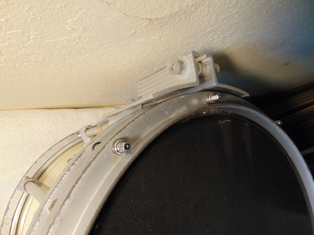 YAMAHA SFZ MARCHING SNARE DRUM w/ CASE