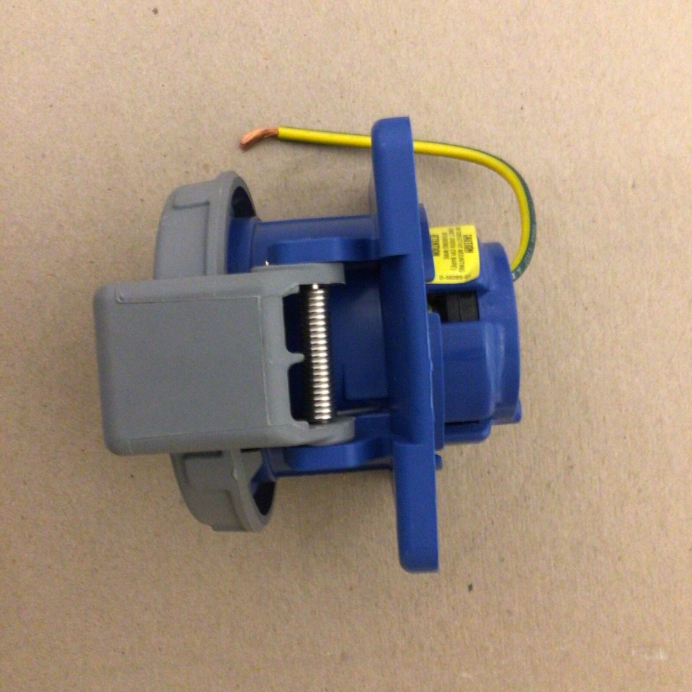 hubbell receptacle Connector 520R9W