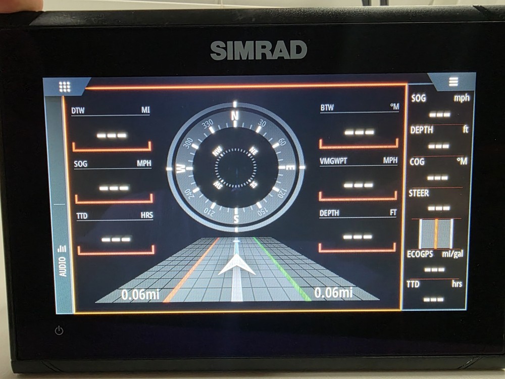 Simrad GO9 XSE Chartplotter / Fishfinder – Complete Kit w/ HS Skimmer M/H.