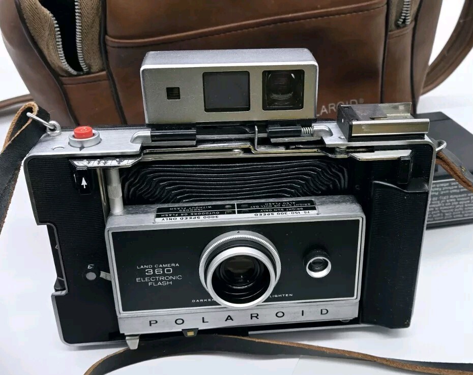 POLAROID Camera 360 Flash with Polaroid Vinyl Case Untested Vintage