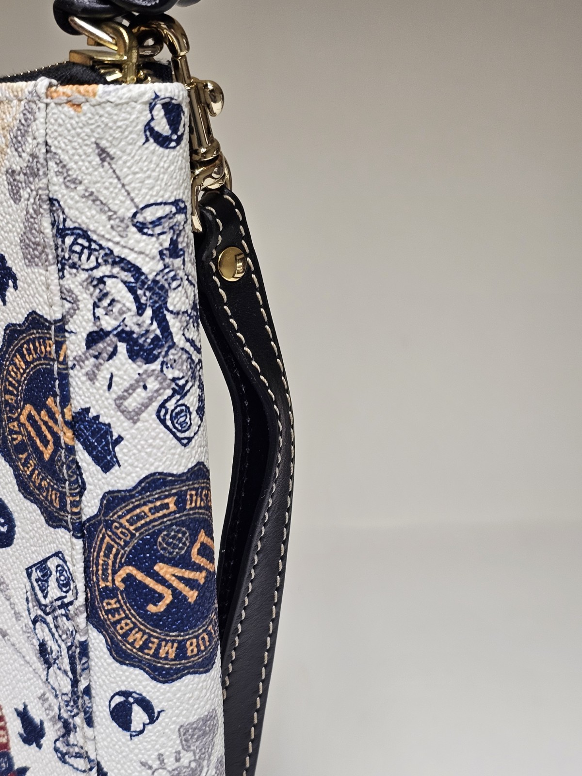 DVC Disney Vacation Club Dooney & Bourke Wallet Wristlet