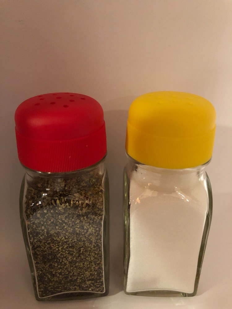 Salt or Pepper Shaker Replacement Plastic Top ( 12 Count )