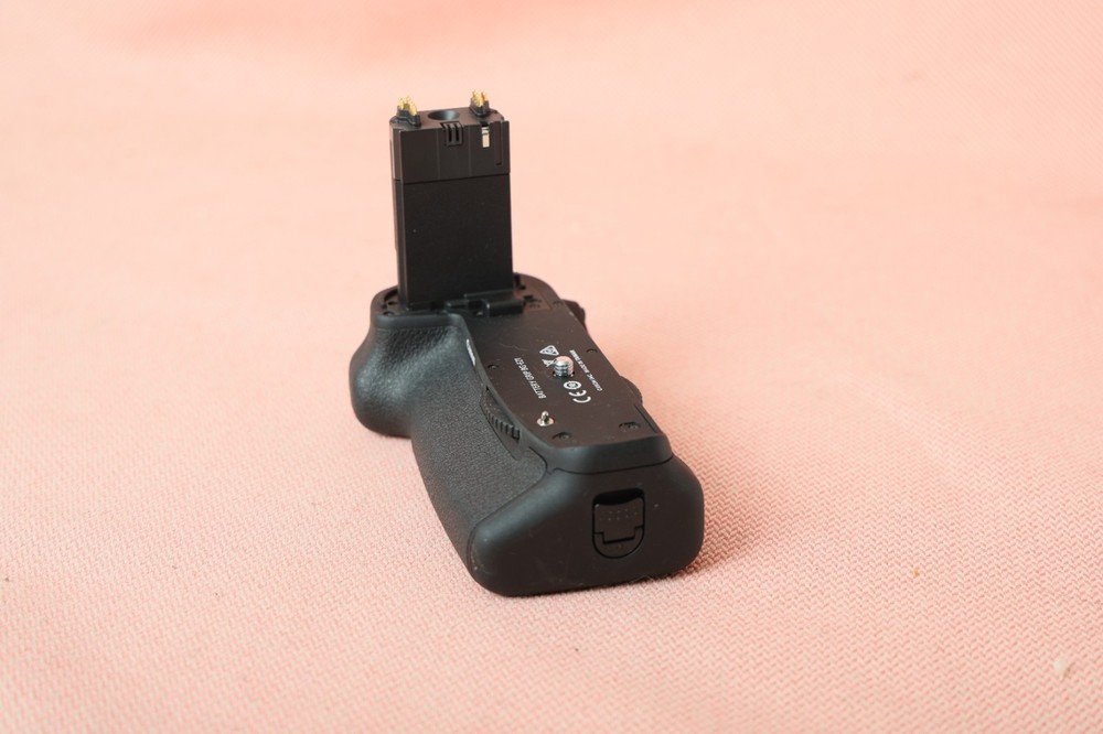 Canon BG-E21 Battery Grip for EOS 6D Mark II