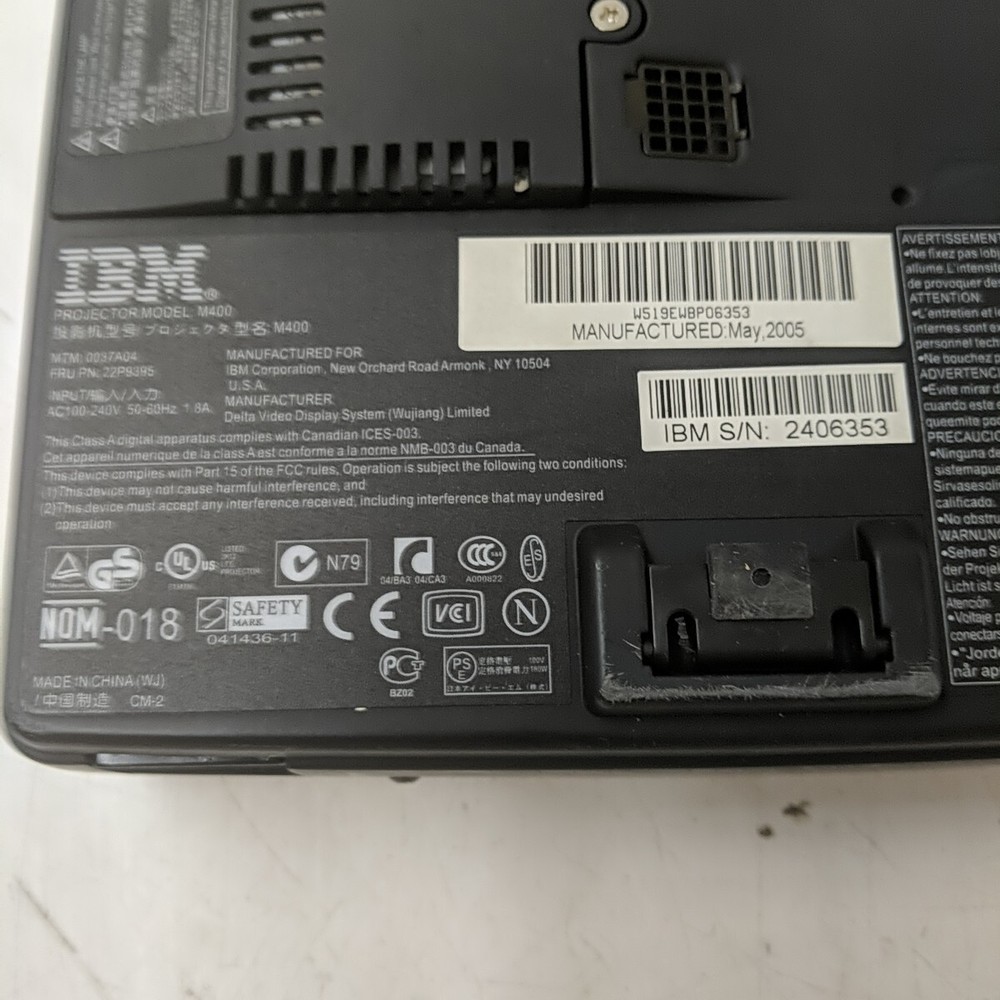 IBM M400 DLP Projector
