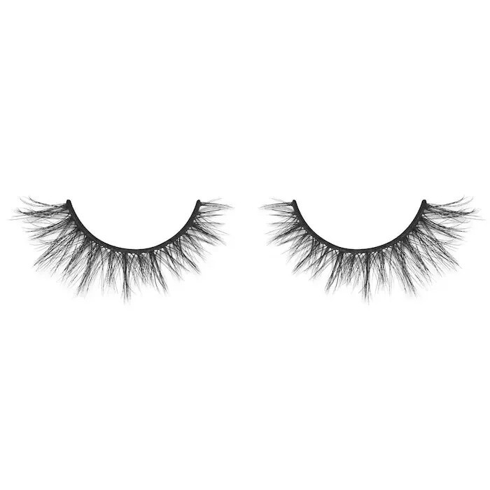 Lilly Lashes Stylestunner SELF-ADHESIVE Natural Volume + Medium Opened Box