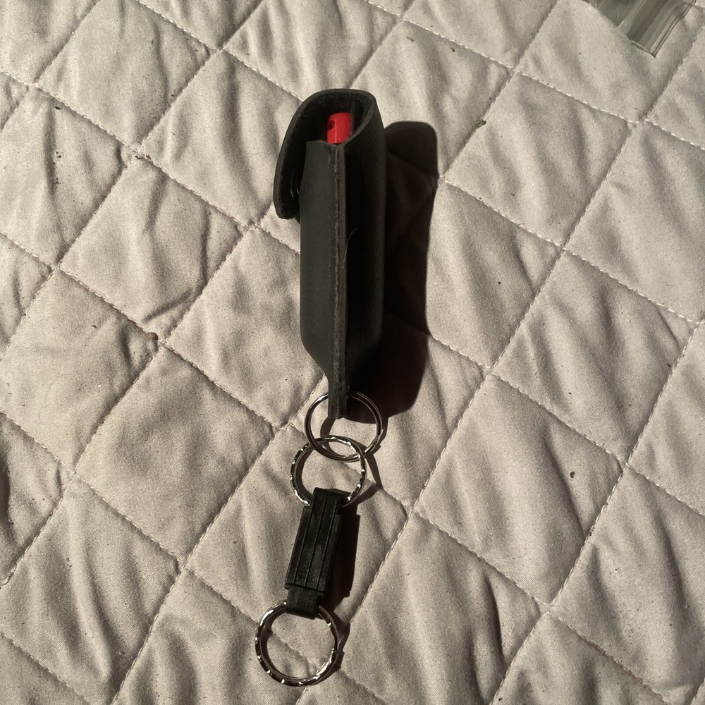 Smith & Wesson 3.62" Pepper Spray ORMD 0.5 oz Plus Key Chain Carrying Case.