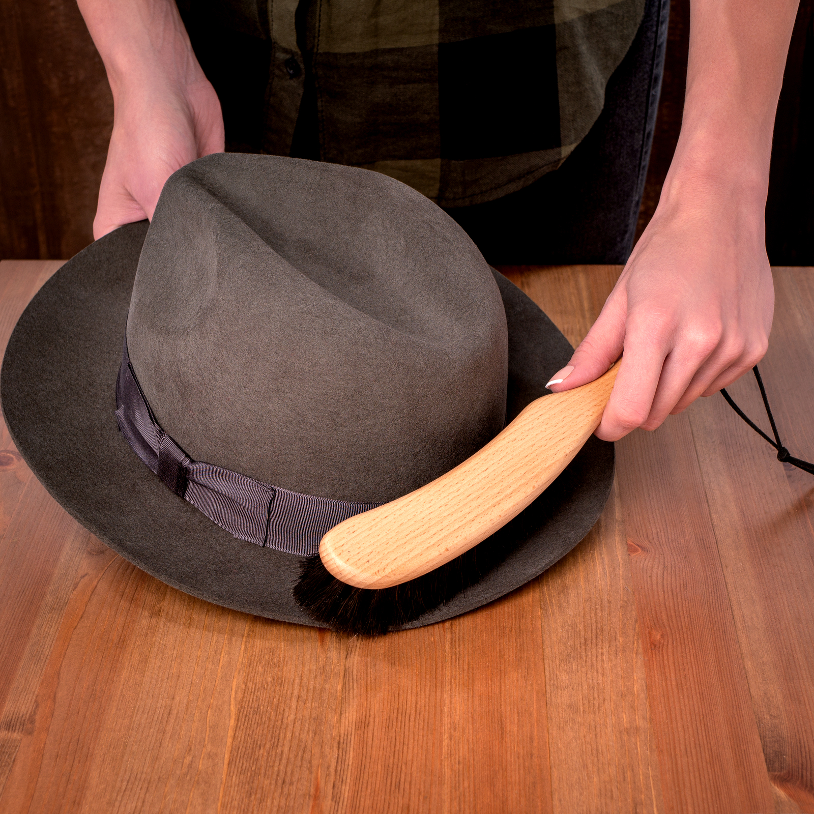 Deluxe Horsehair Hat & Lint Brush with Beechwood Handle