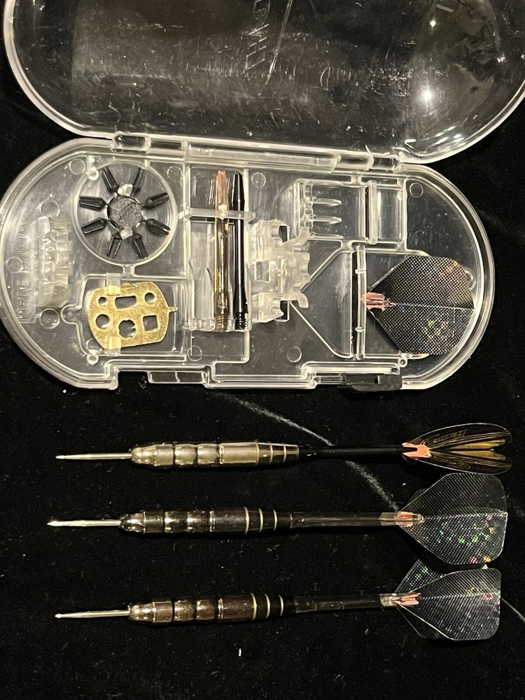 Halex Darts In Plastic Case