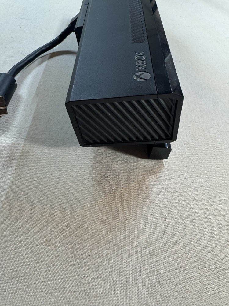 Microsoft Xbox One Kinect Sensor Wired Black for Xbox One Console Used