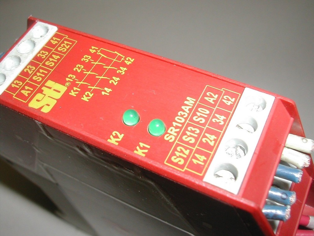 STI Solid State Relay SR103AM02 Used D2